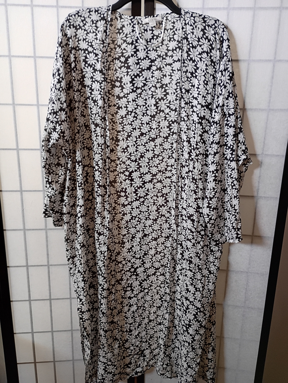 LOFT Black and White Floral Kimono/Duster